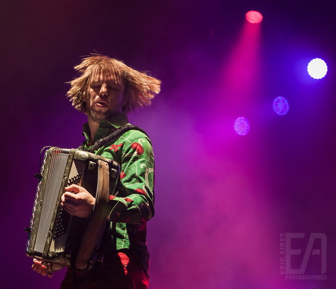 Winston Mc Anuff & Fixi