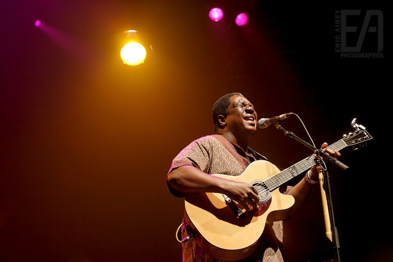 Vusi Mahlasela
