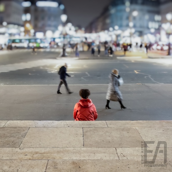 Un vendredi soir, Place de l'Opéra...