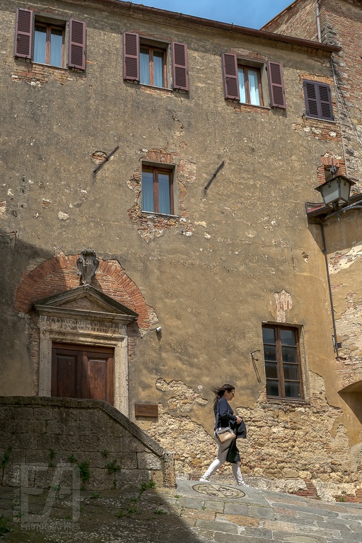 20240509-Toscane - Montepulciano (2024-05-09) - 053-cr2 - Logo EA.jpg